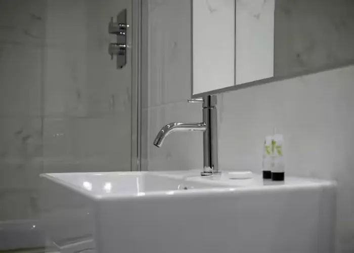 Super King Penthouse Minutes From Arndale Centre - Pass The Keys شقة فندقية 4*