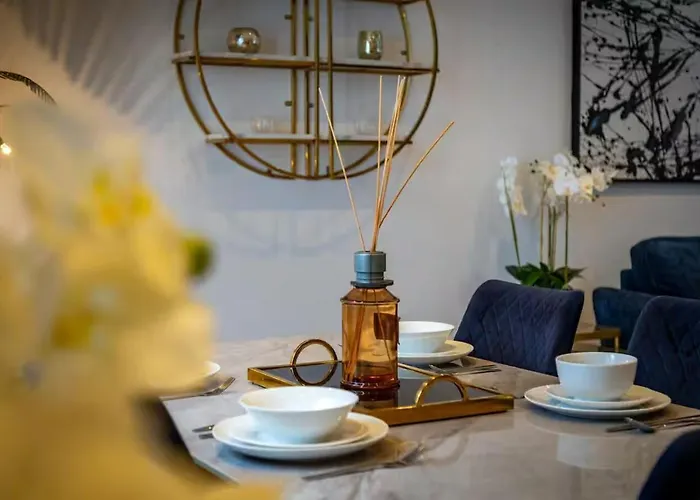 Luxury 7 Mins Walk To Salford - Pass The Keys * 맨체스터