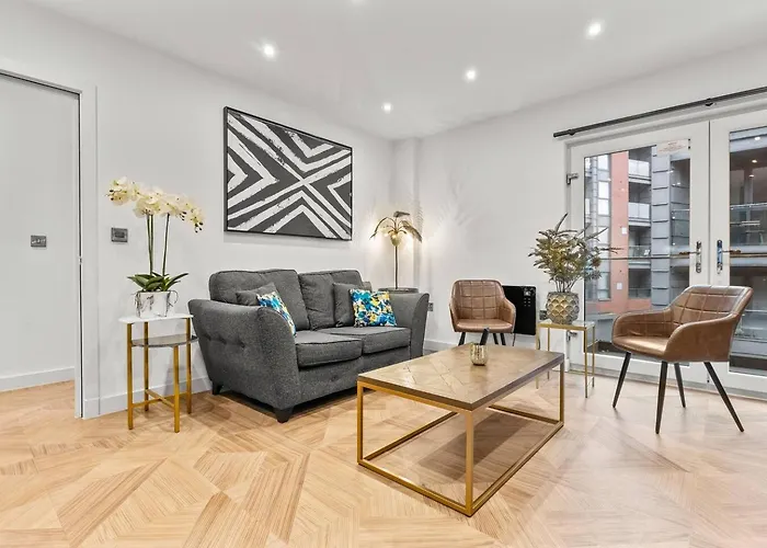 3 Bed Flat 8 Min Walk To Centre - Pass The Keys Appartement