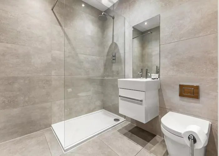 Luxury 7 Mins Walk To Salford - Pass The Keys * 맨체스터