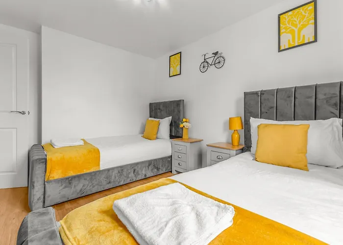 New Modern Townhouse Free Parking