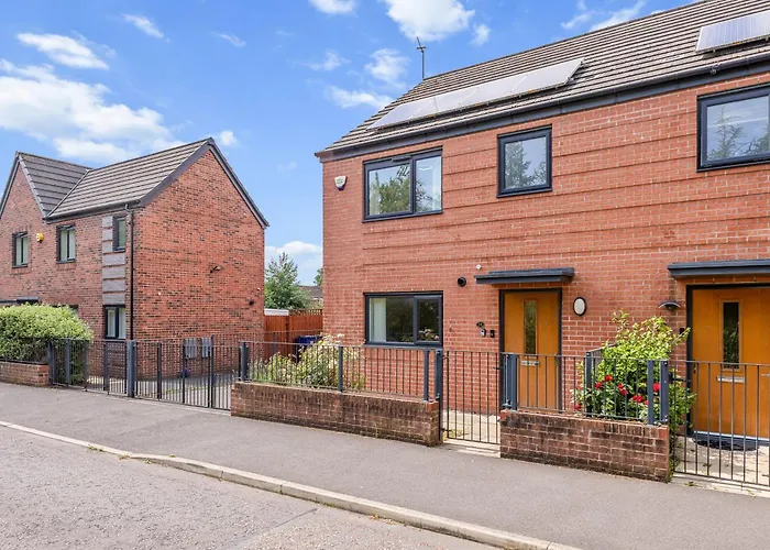 New Modern Townhouse Free Parking * Manchester