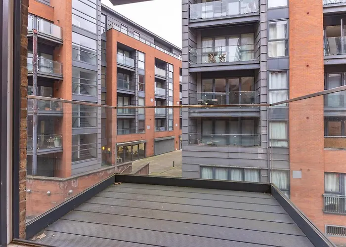 Appartement 3 Bed Flat 8 Min Walk To Centre - Pass The Keys