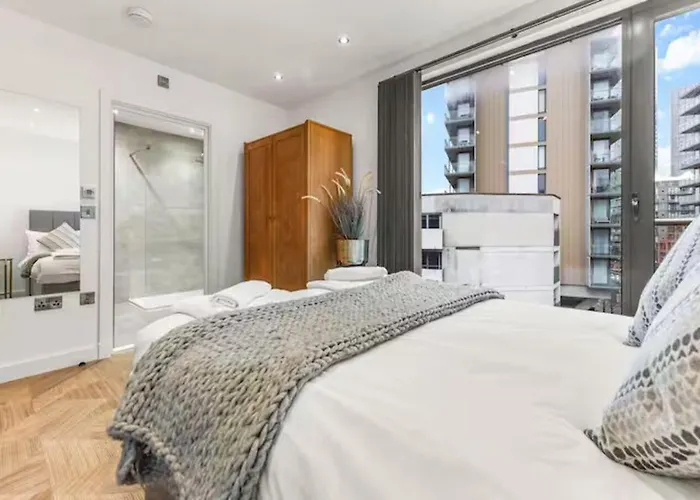 Luxury 7 Mins Walk To Salford - Pass The Keys Appartamento *