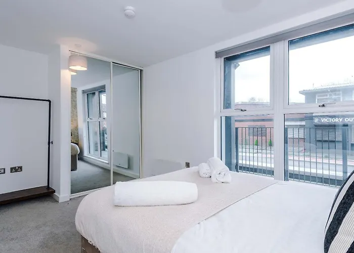 Διαμέρισμα Modern 2 Bed With Balcony By Host A