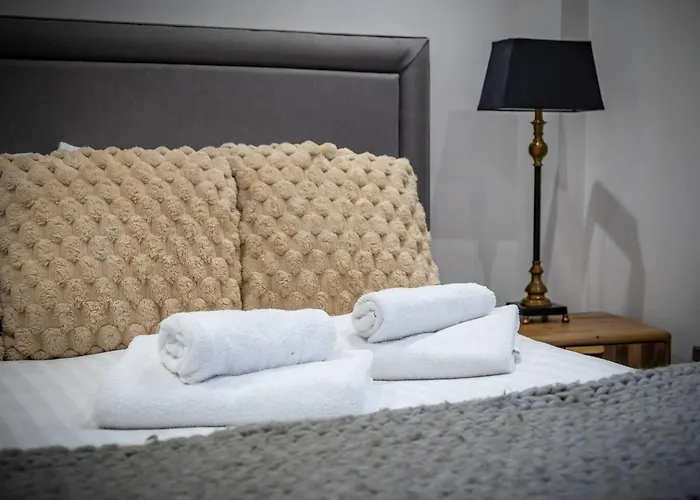 Penthouse Perfect For Couples - By Ao Arena - Pass The Keys Appartement