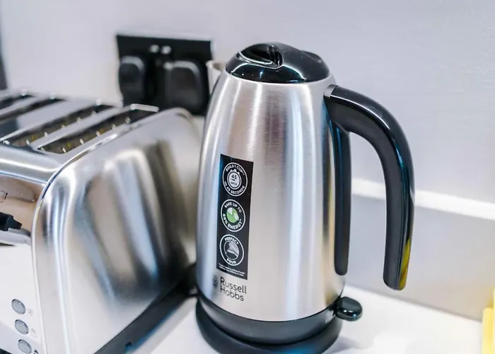 Daire Modern Spacious Sleeps 5 Free High-speed Wi-fi