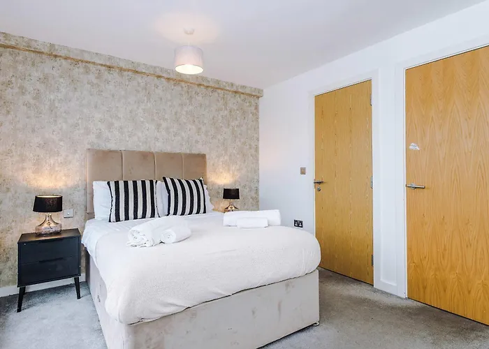 Διαμέρισμα Modern 2 Bed With Balcony By Host A