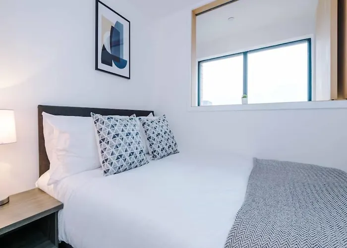 Modern Spacious Sleeps 5 Free High-speed Wi-fi Apartman Manchester
