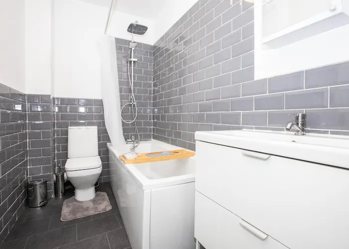 펜션 Townhouse Sleeps 14 - Free Parking 맨체스터