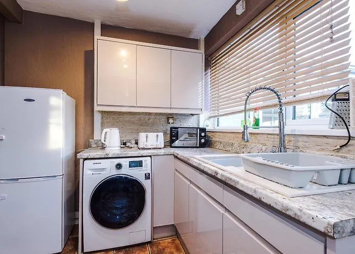 Vakantiehuis 3br By Kammili With Free Parking & Fast Access Manchester