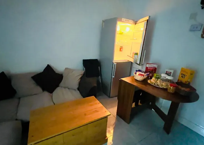 Break - 1 Big Bedroom Sleeps 3