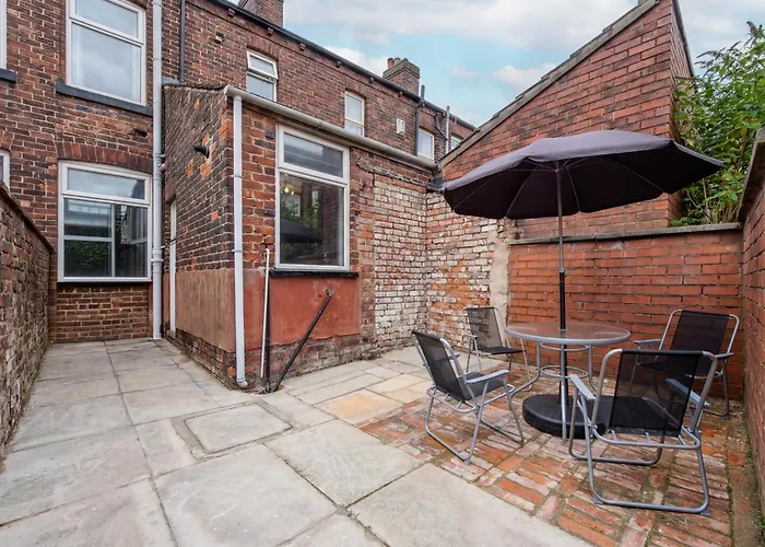 Tatil Evi Cosy 3Br Family Home Near Etihad And Coop Live - Free Parking!