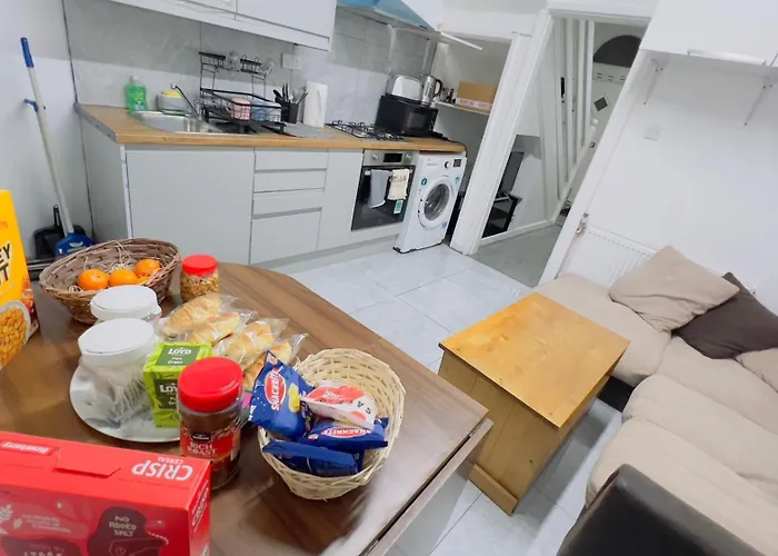 Break - 1 Big Bedroom Sleeps 3