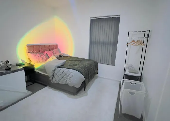 Break - 1 Big Bedroom Sleeps 3 Tatil Evi