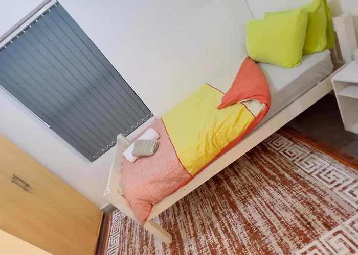 Break - 1 Big Bedroom Sleeps 3