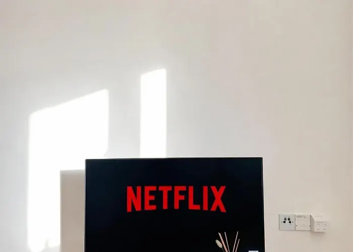 Joyful Group Living 2- Bed Near Piccadilly *