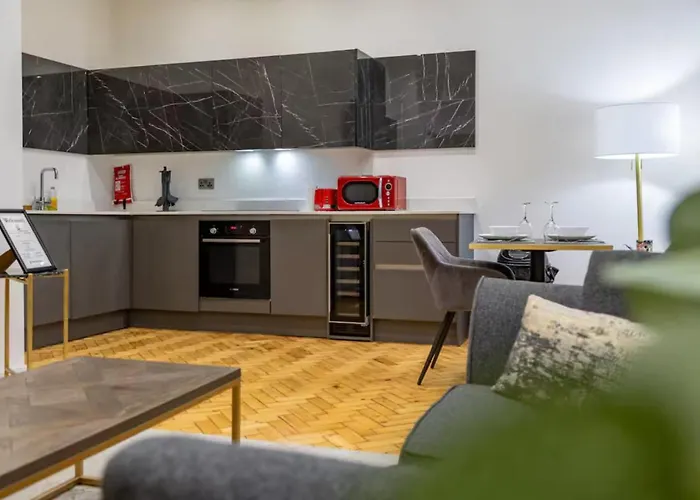 Beautiful Ground Floor Apartment, Salford - Pass The Keys Apartamento