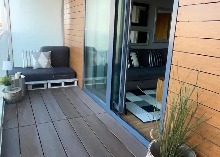 Stunning Centre Flat With A Terrace 아파트