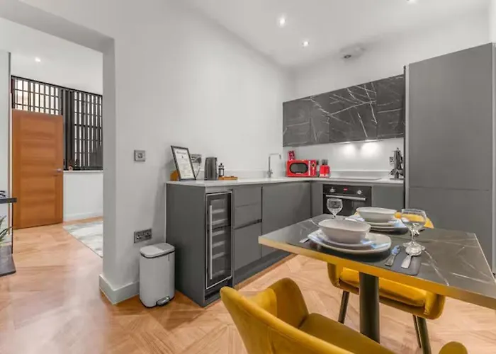 Apartment Duplex - Walk Ao Arena & Deansgate - Pass The Keys