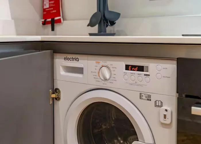 Beautiful Ground Floor Apartment, Salford - Pass The Keys Apartamento *