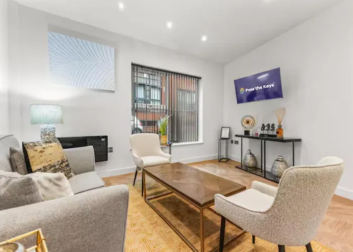 Mill Conversion Flat Mins From Bars Shops - Pass The Keys *