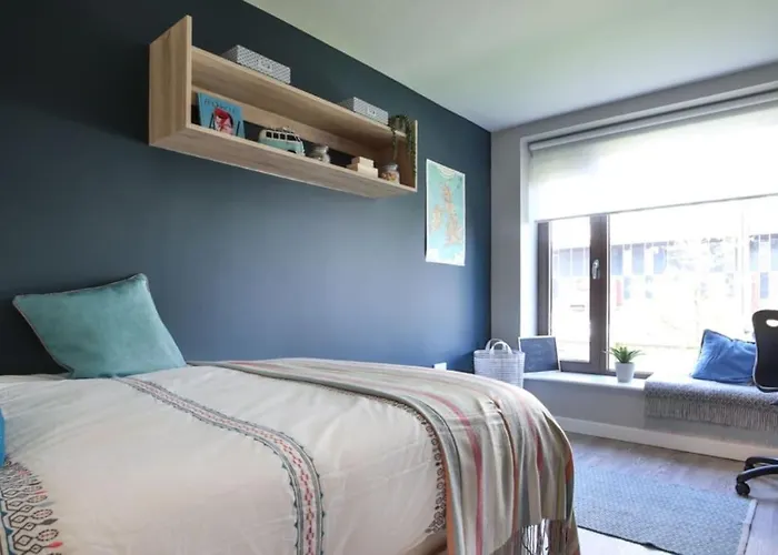 For Students Only - Victoria Point In Apartament Manchester