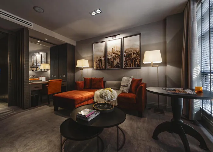 Dakota Airport مانشستر