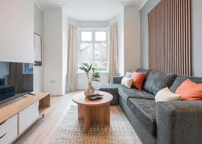 Ferienhaus Comfort & Style In Salford - Sleeps 8 *