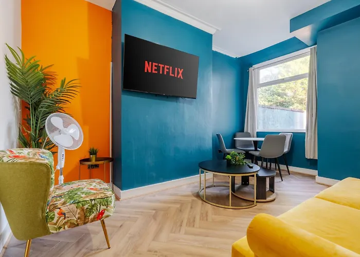 Exotic 4bd, Etihad, Coop Arena - Tv In And Outdoor Dining 펜션 맨체스터