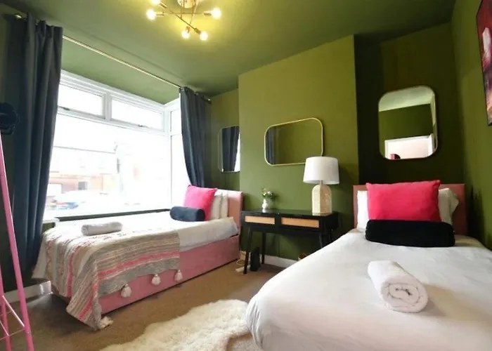 Dom wakacyjny Getaway Bright & Spacious With Parking *