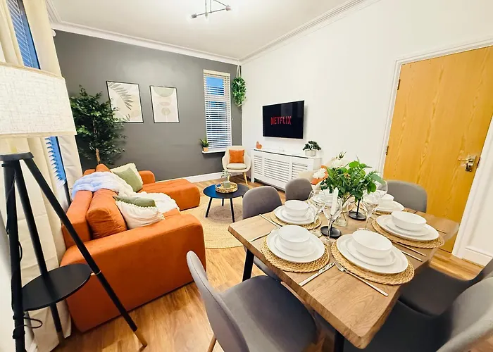 3br House Near Old Trafford With Games Sleeps 8 펜션 맨체스터