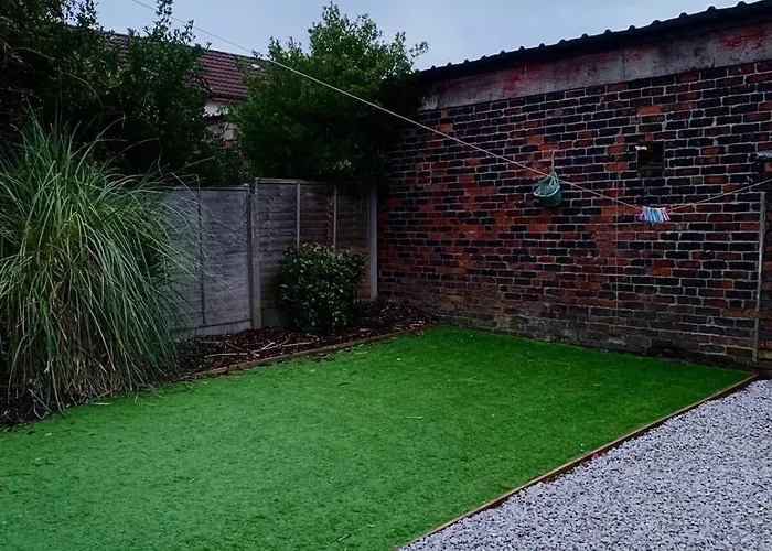 Modern 3-br On Edge Of Center With Free Parking *