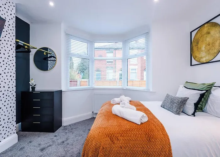 Tatil Evi 8min To Metrolink 20min To Etihad And Coop Live With Free Parking Manchester