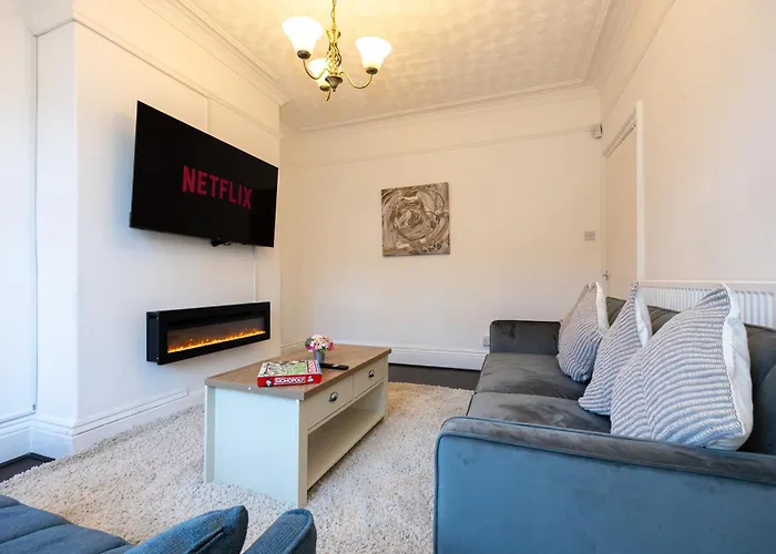 Steps From Old Trafford - Modern Tatil Evi