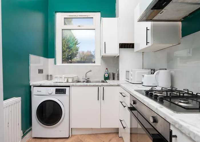 Exotic 4bd, Etihad, Coop Arena - Tv In And Outdoor Dining * Manchester