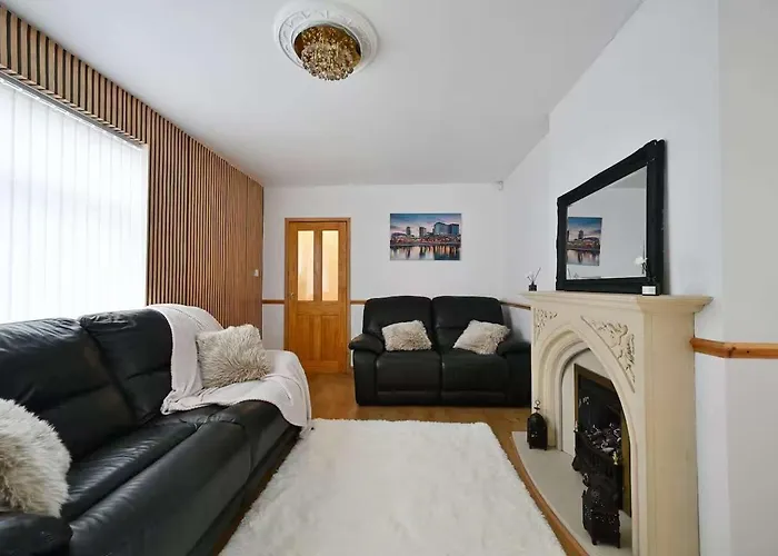 Elegant With Hot Tub *