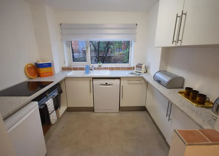 Cosy 2bdr House With Driveway Near Holiday home