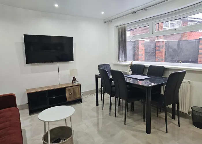 Modern & Bright 3br Near Ctr! Manchester