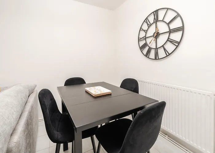 Modern Centre 3bd - Fire Pit - Free Parking Holiday home Manchester