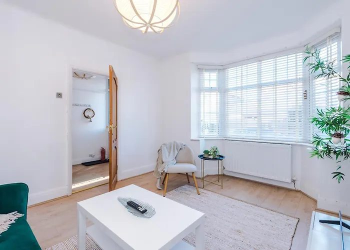 Free Park Stunning 3bedroom In *