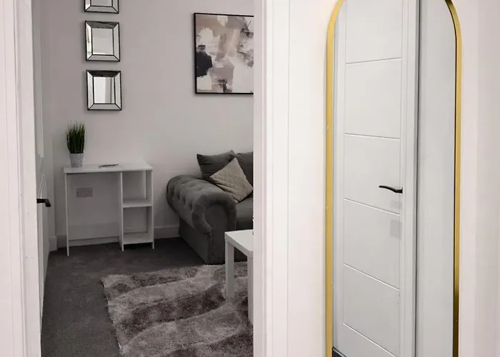 Prázdninový dům Boutique Home Mcr With Games Table, Sleeps 9