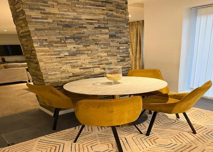 Holiday home Stylish Townhouse With Parking - Pass The Keys Manchester