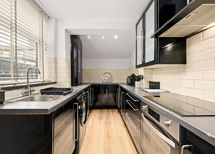 펜션 Modern And Comfy 3 Bed Near Etihad, Coop Live Arena And Centre 맨체스터