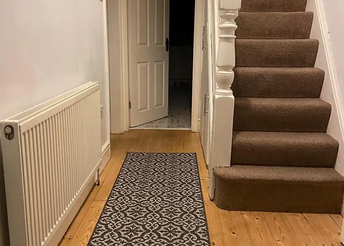 Lovely Victorian House In Levenshulme, Semesterbostad Manchester