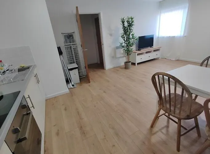 Fresh Private In Shared 2 Bed Flat Deltapoint * マンチェスター