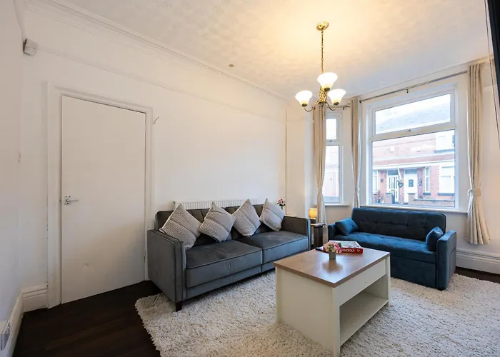 Steps From Old Trafford - Modern Μάντσεστερ