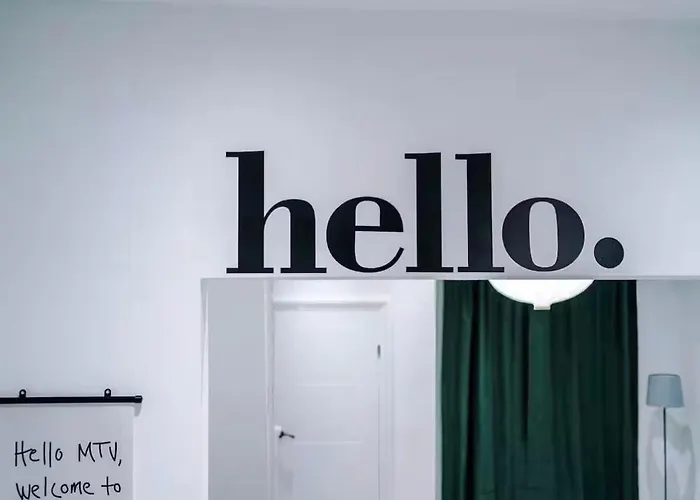 Modern 2-bed House Near Centre - Sleeps 6 펜션 맨체스터