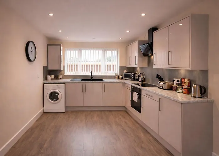 Hébergement de vacances Spacious 3-bed House With Private Yard *