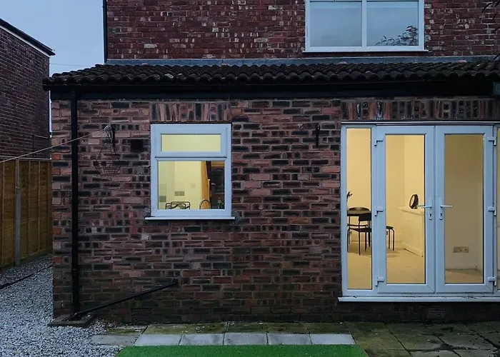 Modern 3-br On Edge Of Center With Free Parking Mánchester